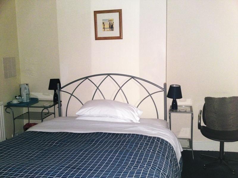 Crestwell House Bed and Breakfast Eastleigh Exteriör bild