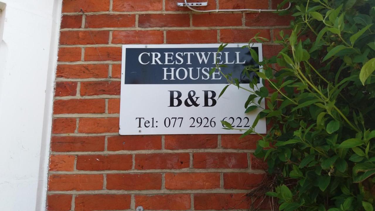 Crestwell House Bed and Breakfast Eastleigh Exteriör bild