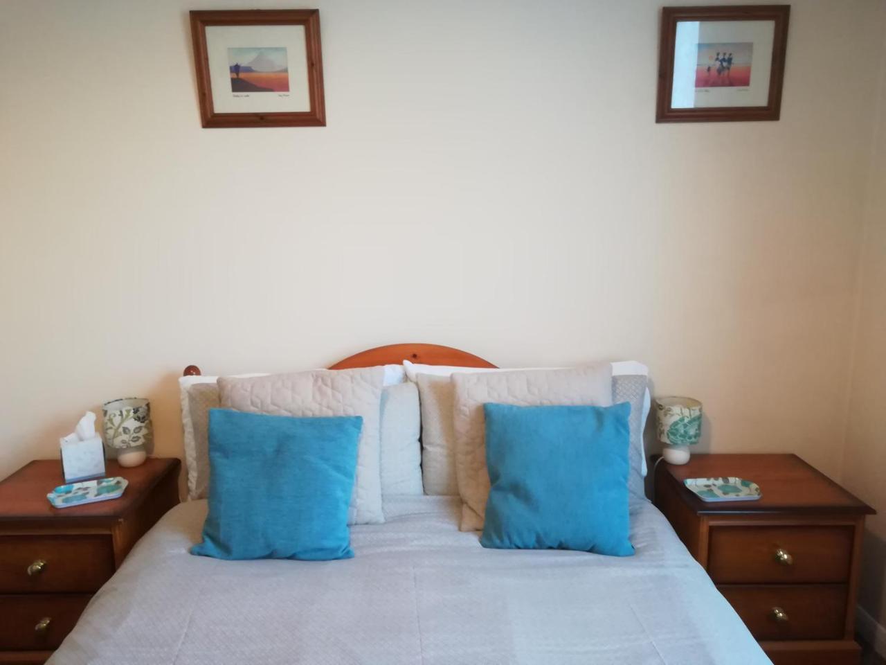 Crestwell House Bed and Breakfast Eastleigh Exteriör bild