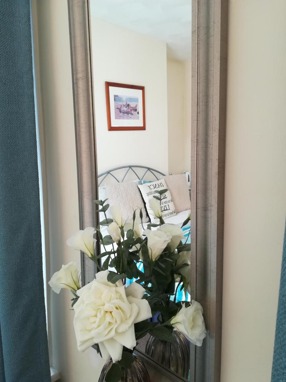 Crestwell House Bed and Breakfast Eastleigh Exteriör bild